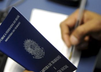 IBGE: Desemprego cai para 11,6% em novembro