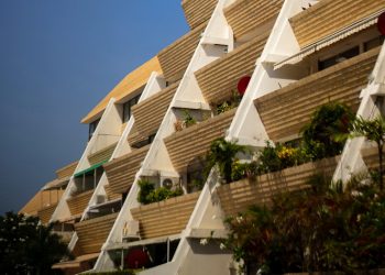 Casal de moradores de condomínio que tiveram condutas antissociais devem indenizar vizinha