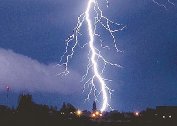 Média anual de raios deve subir de 77,8 para 100 milhões no Brasil