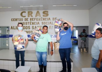 Erick Musso e Lorenzo Pazolini entregam quatro toneladas de alimentos às famílias atingidas pelas chuvas em Mimoso do Sul