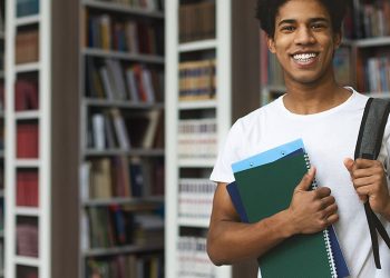 Prefeitura de Pinheiros abre Processo Seletivo para estágio remunerado de estudantes