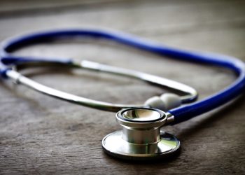 Hospital do Espírito Santo é condenado após impedir pai de entrar em sala de parto