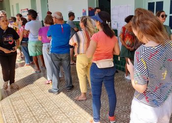 Eleições: fila para votação e 18 pessoas detidas no ES