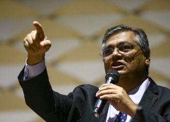 Ministro diz que Constituição roubada durante atos foi encontrada