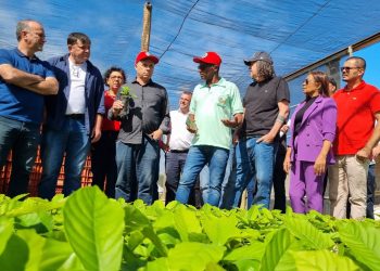 Ao lado de Daniel Santana, Ministro anuncia Reforma Agrária  “Para Breve”