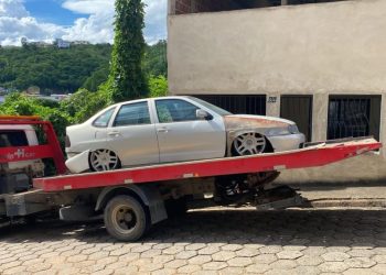 Prefeitura de Colatina recolhe carros abandonados nas ruas da cidade