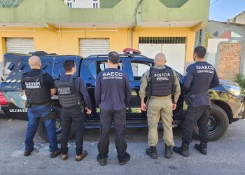 Dois servidores e advogada são presos em operação para apurar venda de benefícios em Penitenciária no ES