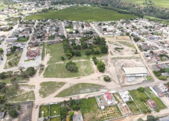 Autoridades realizam visita técnica no canteiro de obras do IFES em Pedro Canário