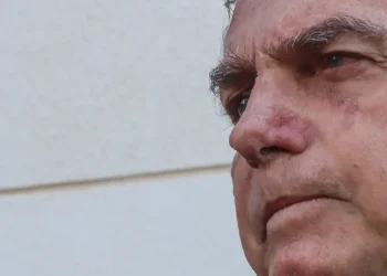 Bolsonaro pediu e aprovou mudança em minuta que previa golpe, diz PF