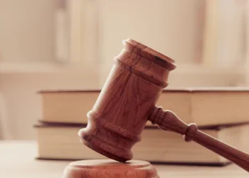 Tribunal de Contas multa prefeito de Água Doce do Norte por não anular lei tida como inconstitucional pela Corte