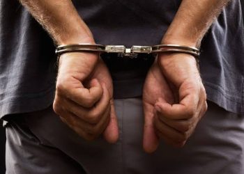 Homem é preso com mandado em aberto no Sobrado