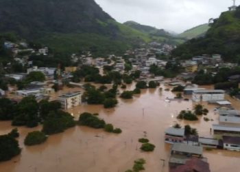 Sobe para 15 o número de mortes após chuvas no sul do ES