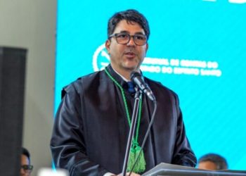 Davi Diniz toma posse como conselheiro do Tribunal de Contas do ES