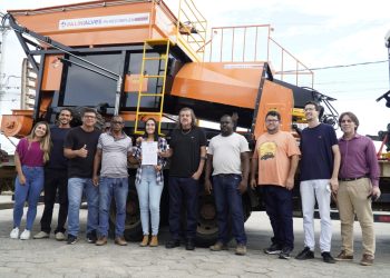 Prefeitura de São Mateus entrega colheitadeira de café semimecanizada para Cooperativa na região dos quilômetros