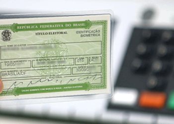 Posso tirar o título de eleitor com 15 anos?