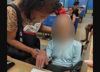 Mulher que levou morto a banco tem prisão convertida em preventiva
