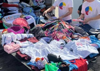 Sistema prisional fabrica roupas infantis para doação às vítimas das chuvas