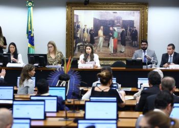 Comissão de Constituição e Justiça aprova parecer para manter prisão de Chiquinho Brazão