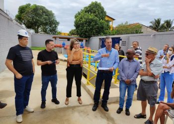 Deputado fiscaliza obra da Cesan em Ponta da Fruta que já dura mais de 15 anos