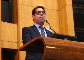 Marcelo Santos questiona descriminalização da maconha