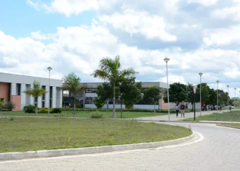 Equipe do Ministério da Educação realiza visita técnica em São Mateus para avançar o processo de implantação do curso de Medicina