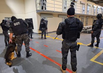 Operação que combate à comunicação ilícita é iniciada em unidades prisionais do ES