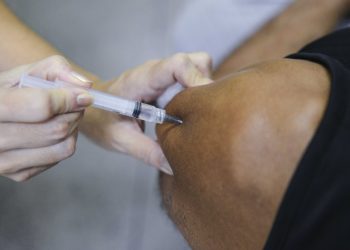 Vitória abre mais de 3 mil vagas para vacinação contra a gripe e dengue