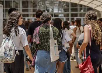 Pedidos de isenção da taxa do Enem podem ser feitos até sexta-feira