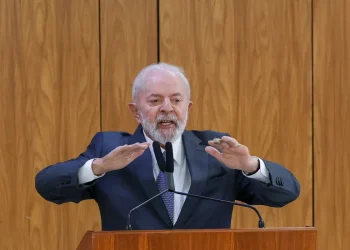 Lula: com enchentes no RS, Brasil pode ter que importar arroz e feijão