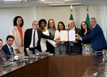 Lula sanciona lei de Contarato garantindo sigilo de dados de mulheres vítimas de violência