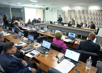 Castração química voluntária por crime sexual é aprovada na CCJ