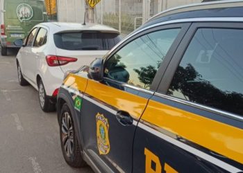 Carro roubado em Belo Horizonte é recuperado pela PRF no ES
