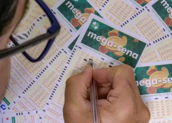 Duas apostas acertam seis números da Mega-Sena e ganham quase R$ 15 mi