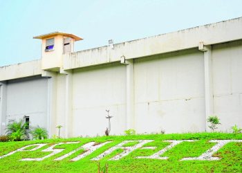 Ministério Público deflagra operação e prende policial penal e chefe do tráfico no ES