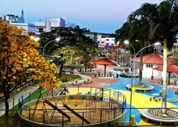 Vereador Juscimar do Raio X, solicita instalação de semáforo e lombada elevada no centro de Pinheiros