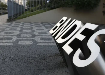 BNDES e banco dos EUA assinam acordo para investimentos no Brasil