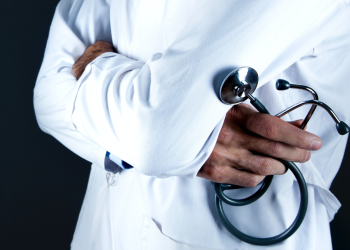 Médico que violentou sexualmente paciente em hospital no ES é condenado a 8 anos de prisão