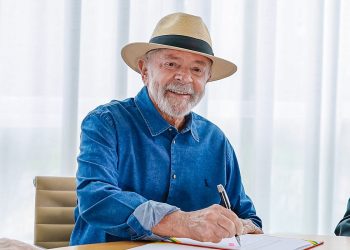 Em pronunciamento, Lula diz que vai cuidar do povo e economia é forte
