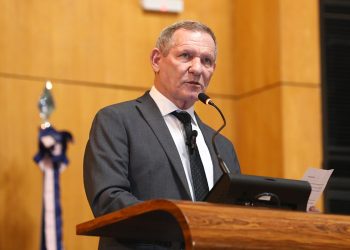 João Coser propõe comissão para acompanhar novo acordo de Mariana