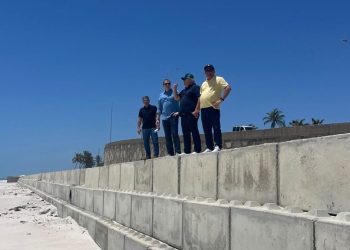 DER-ES busca novas tecnologias para conter erosão marítima nas praias capixabas
