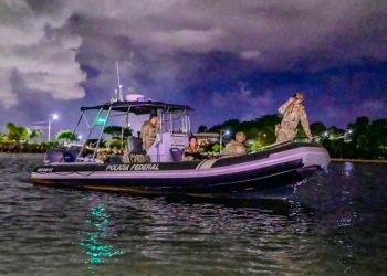Operação conjunta combate redes de pesca irregulares na orla de Vitória