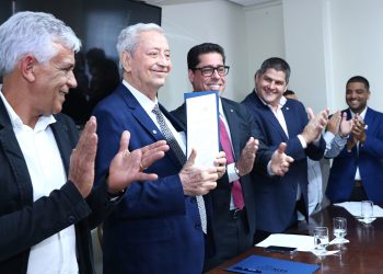 Madureira assume cadeira na Ales em novo mandato