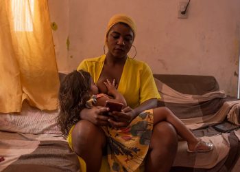 Deputada propõe programa de incentivo ao emprego para mães solo