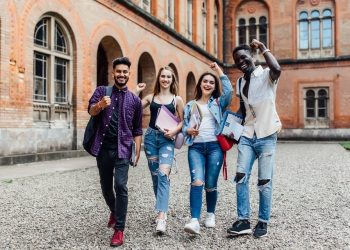 Mil vagas gratuitas em curso superior; Saiba como se inscrever