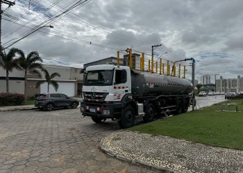 Prefeitura de Linhares envia água potável para abastecer a cidade de Rio Bananal