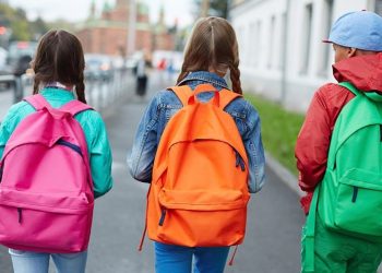 Tribunal determina suspensão de licitação para compra de uniforme, tênis e mochila para alunos