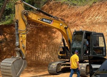 Polícia recupera escavadeira furtada em Ecoporanga avaliada em R$ 500 mil