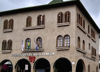 MP denuncia ex-prefeito e ex-secretária de Nova Venécia por improbidade administrativa