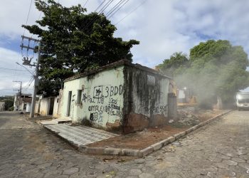 Prefeitura de Pinheiros demole imóvel abandonado e planeja construir espaço de ressocialização no local