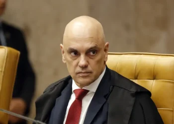 Após denúncia contra Bolsonaro, mídia de Trump abre ação contra Moraes